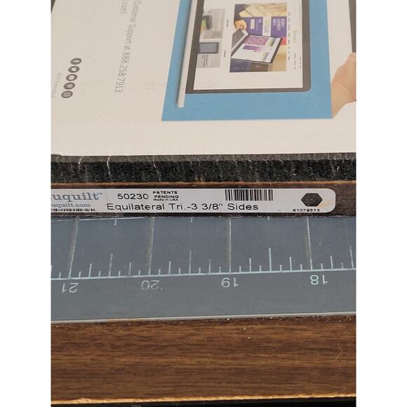 Accuquilt Equilateral Triangle 3 3/8 Sides Die Studio Jumbo - Picture 3 of 3